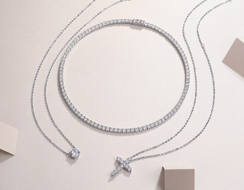 Embedded With Top-quality Moissanite, This Luxurious And Fashionable Minimalist Jewelry Set Includes A Necklace Pendant, A Collar Chain, And S925 Silver Electroplated With Platinum.