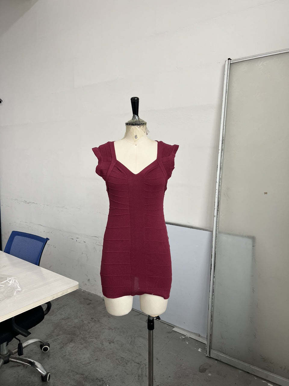 V-neck Sleeveless Bandage Dress Figure-flattering Party Gown