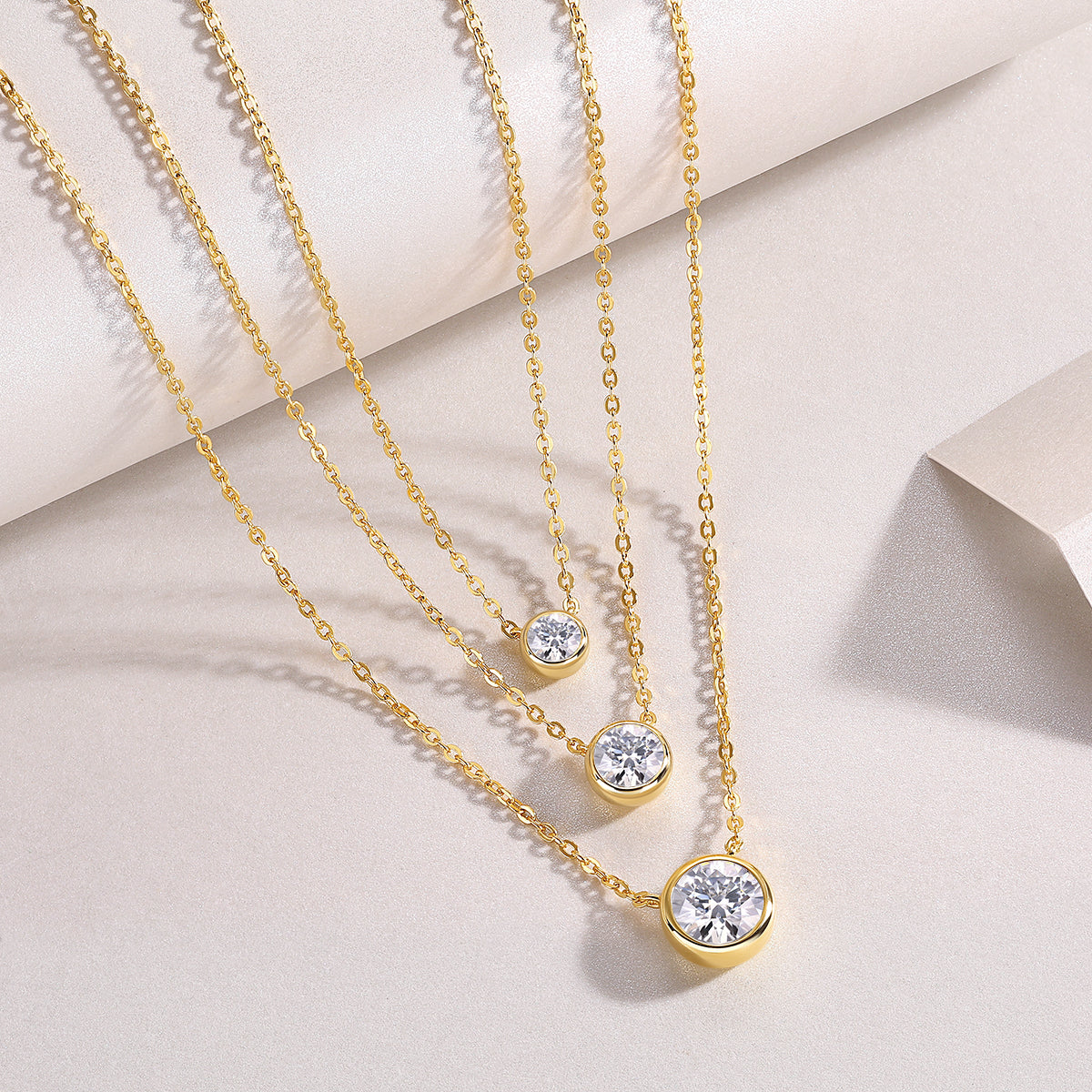 2-carat Luxury Fashion Minimalist Trend Jewelry Silver Pendant Necklace With Top-quality Moissanite, S925 Silver Electroplated With Gold