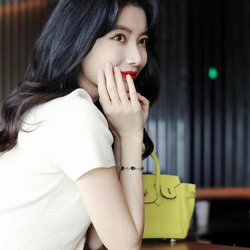 High-grade Design Exquisite Design Emerald Bracelet For Women